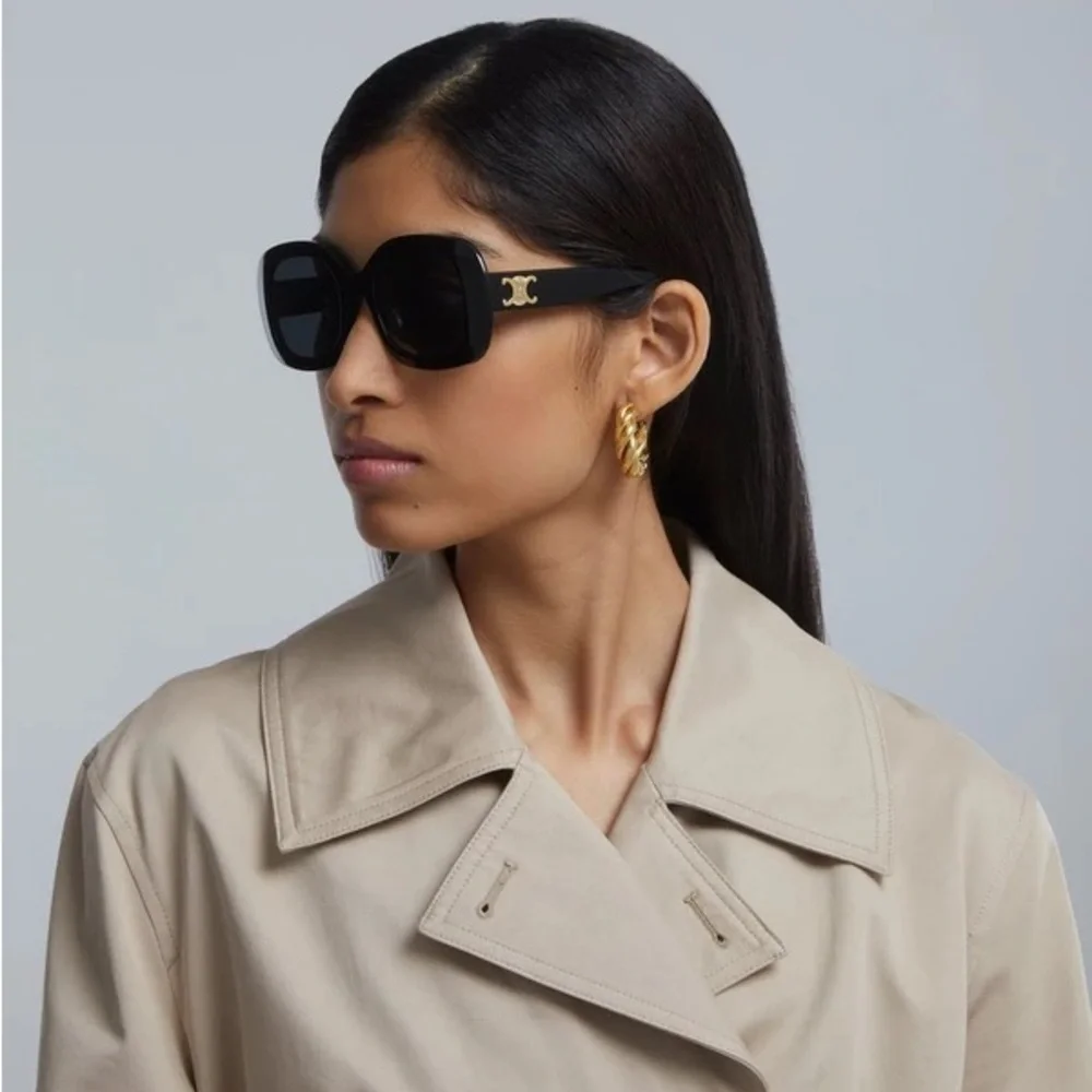 Celine Black Sunglasses with Triomphe Gold Accent - Picture 16 of 17